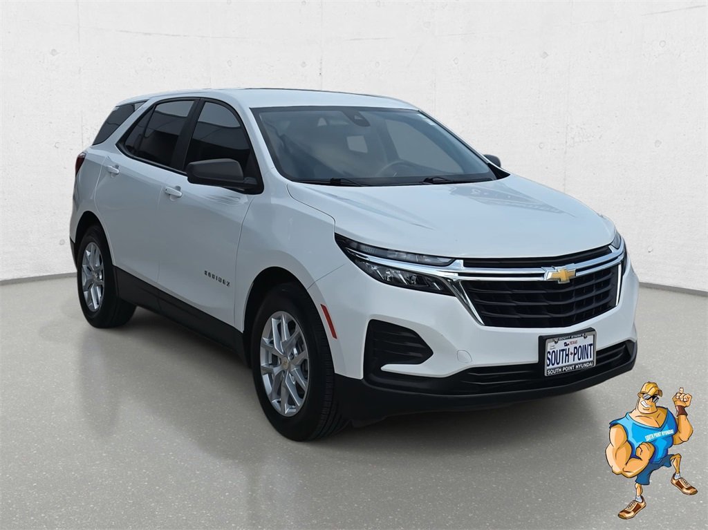 Used 2022 Chevrolet Equinox LS w/ LS Convenience Package image 3
