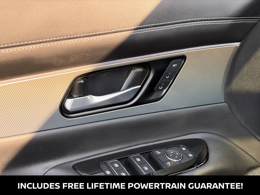 Used 2025 Nissan Murano SL AWD/4WD image 14