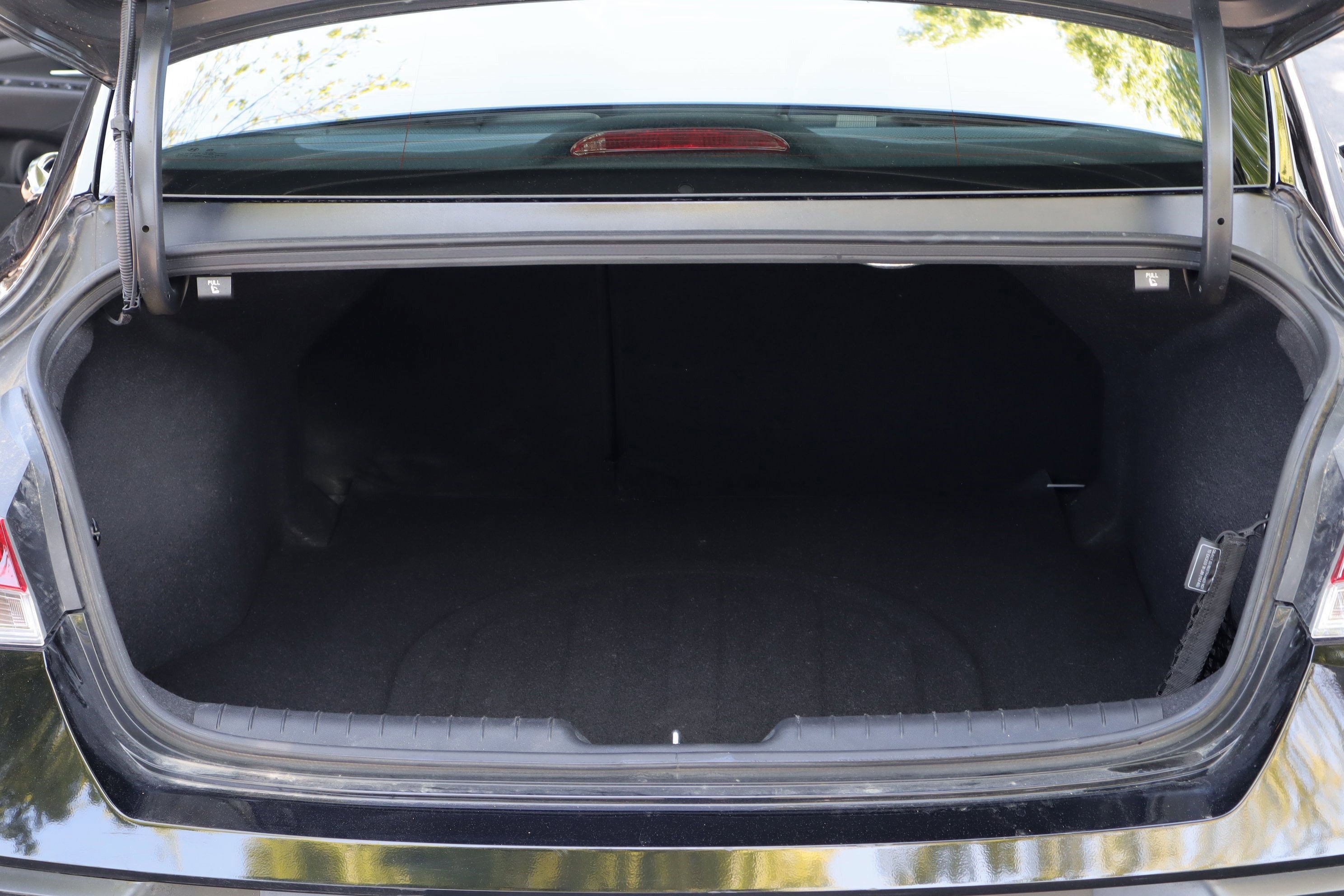 Used 2024 Hyundai Elantra Limited FWD image 32