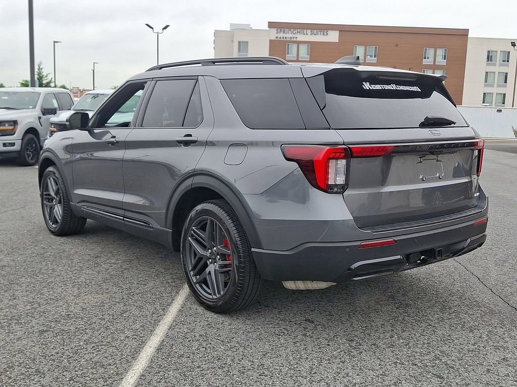 Certified 2025 Ford Explorer ST-Line w/ ST-Line Street Pack AWD/4WD image 4