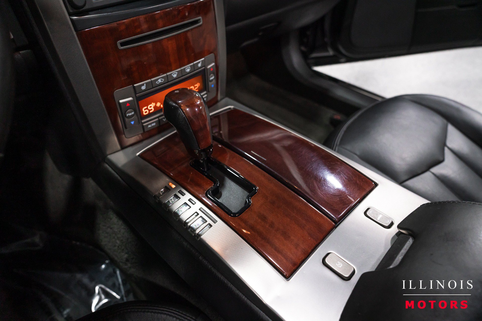 Used 2006 Cadillac XLR RWD image 23