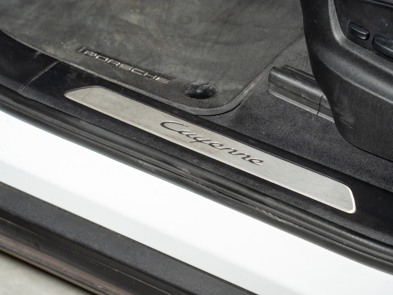 Certified 2023 Porsche Cayenne AWD/4WD image 11