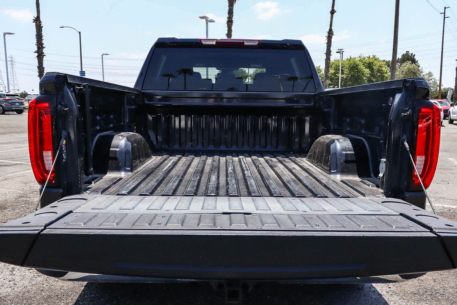 Used 2024 GMC Sierra 1500 SLT AWD/4WD image 14