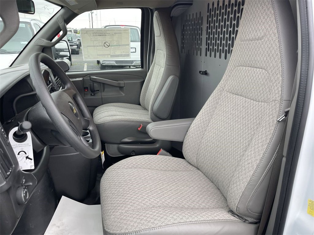 New 2025 Chevrolet Express 2500 w/ Driver Convenience Package image 7