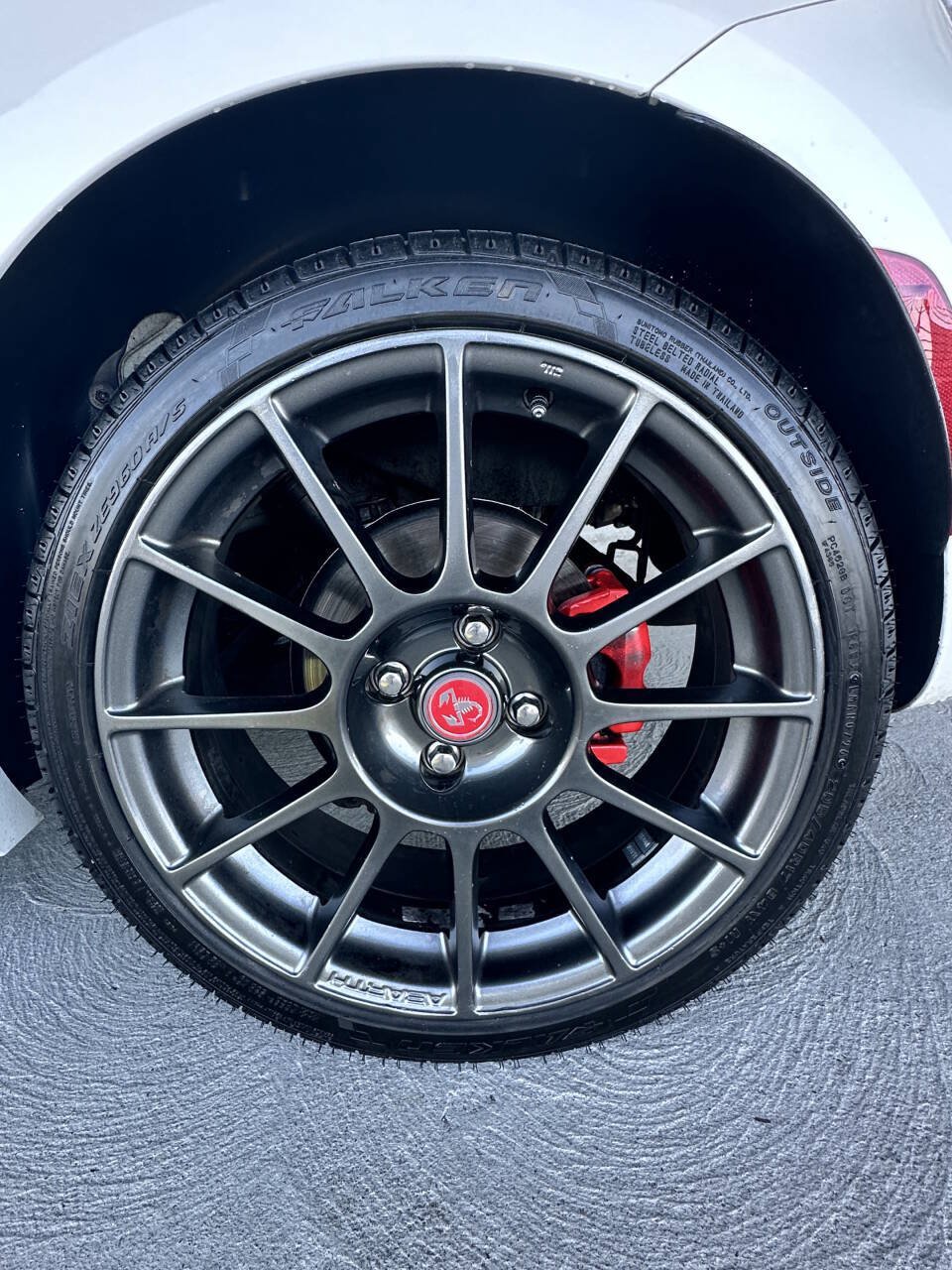 Used 2013 FIAT 500 Abarth w/ Beats Audio Pkg FWD image 13