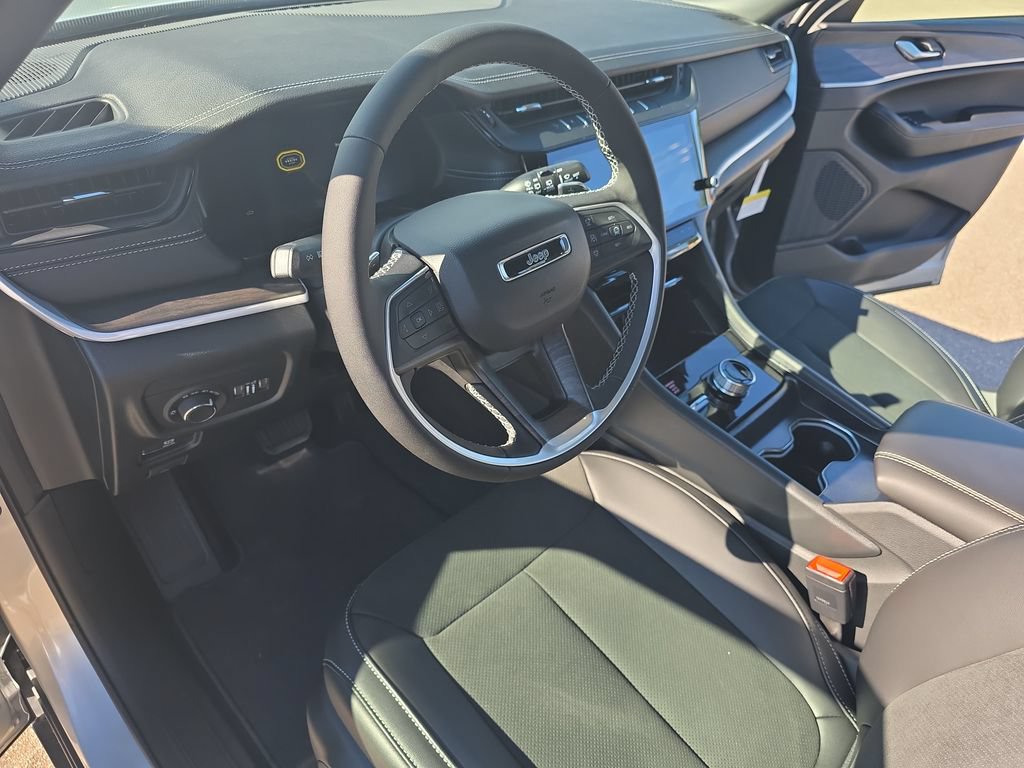 New 2026 Jeep Grand Cherokee L 4WD image 18