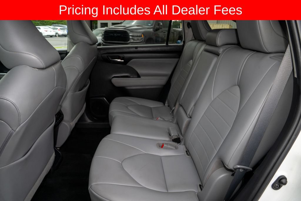 Used 2021 Toyota Highlander XLE FWD image 9
