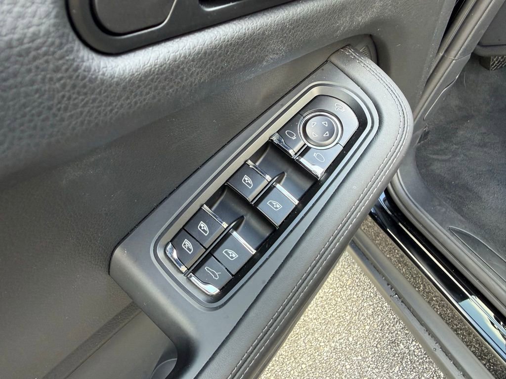 Certified 2026 Porsche Macan image 9