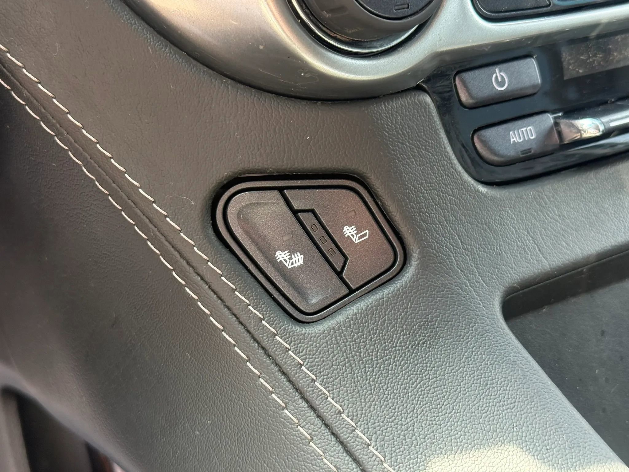 Used 2018 Chevrolet Tahoe LT AWD/4WD image 23