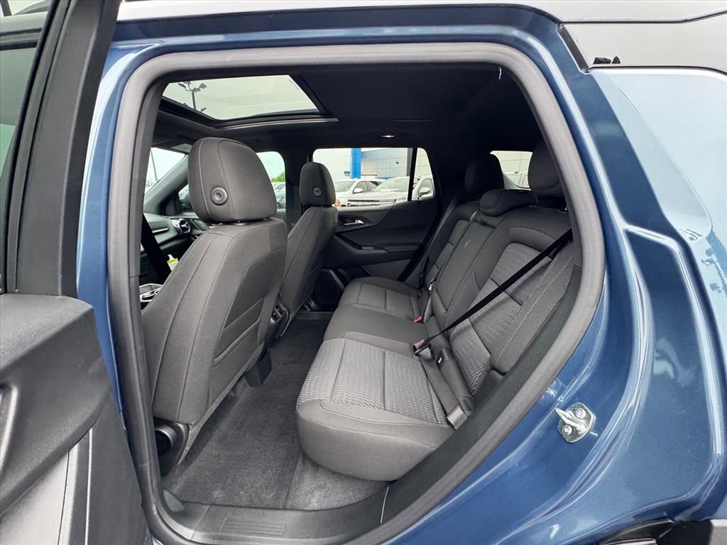 New 2026 Chevrolet Equinox LT w/ Midnight Edition FWD image 8