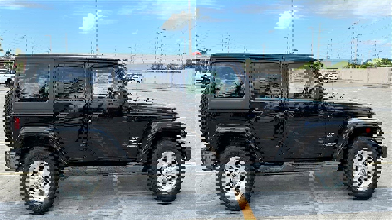 Used 2013 Jeep Wrangler Unlimited Sahara image 7