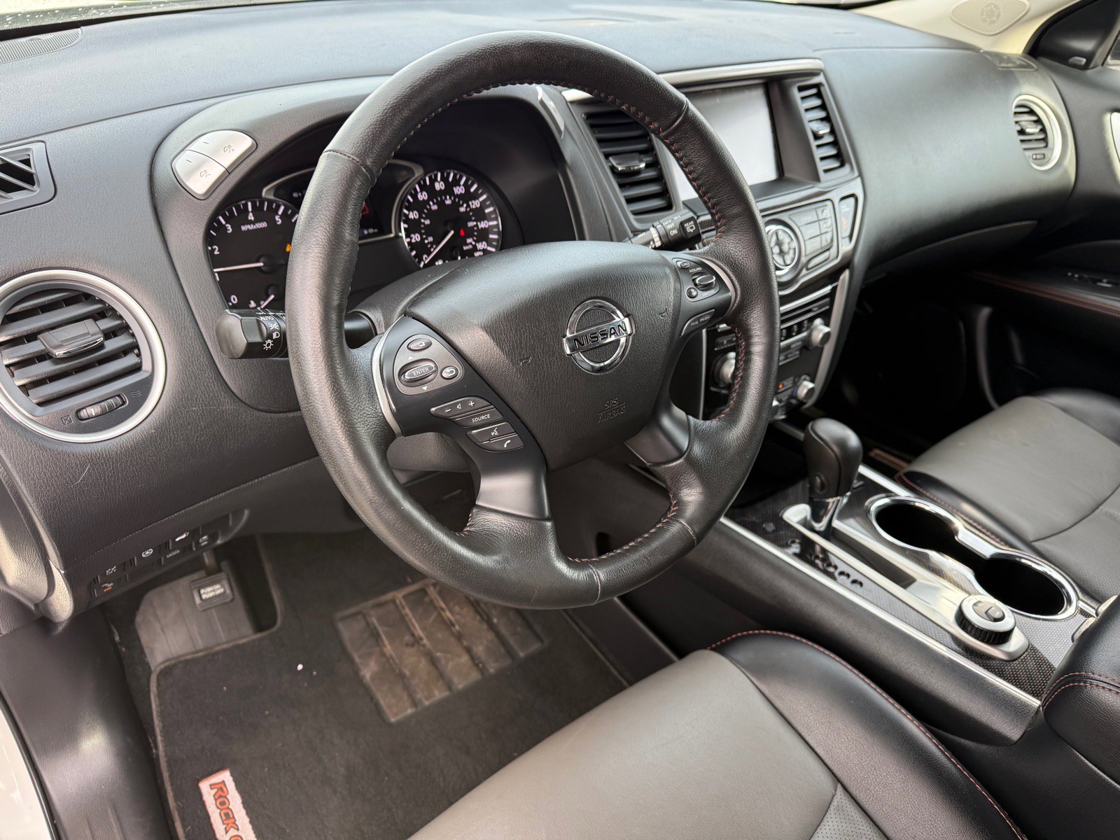 Used 2019 Nissan Pathfinder SL AWD/4WD image 19