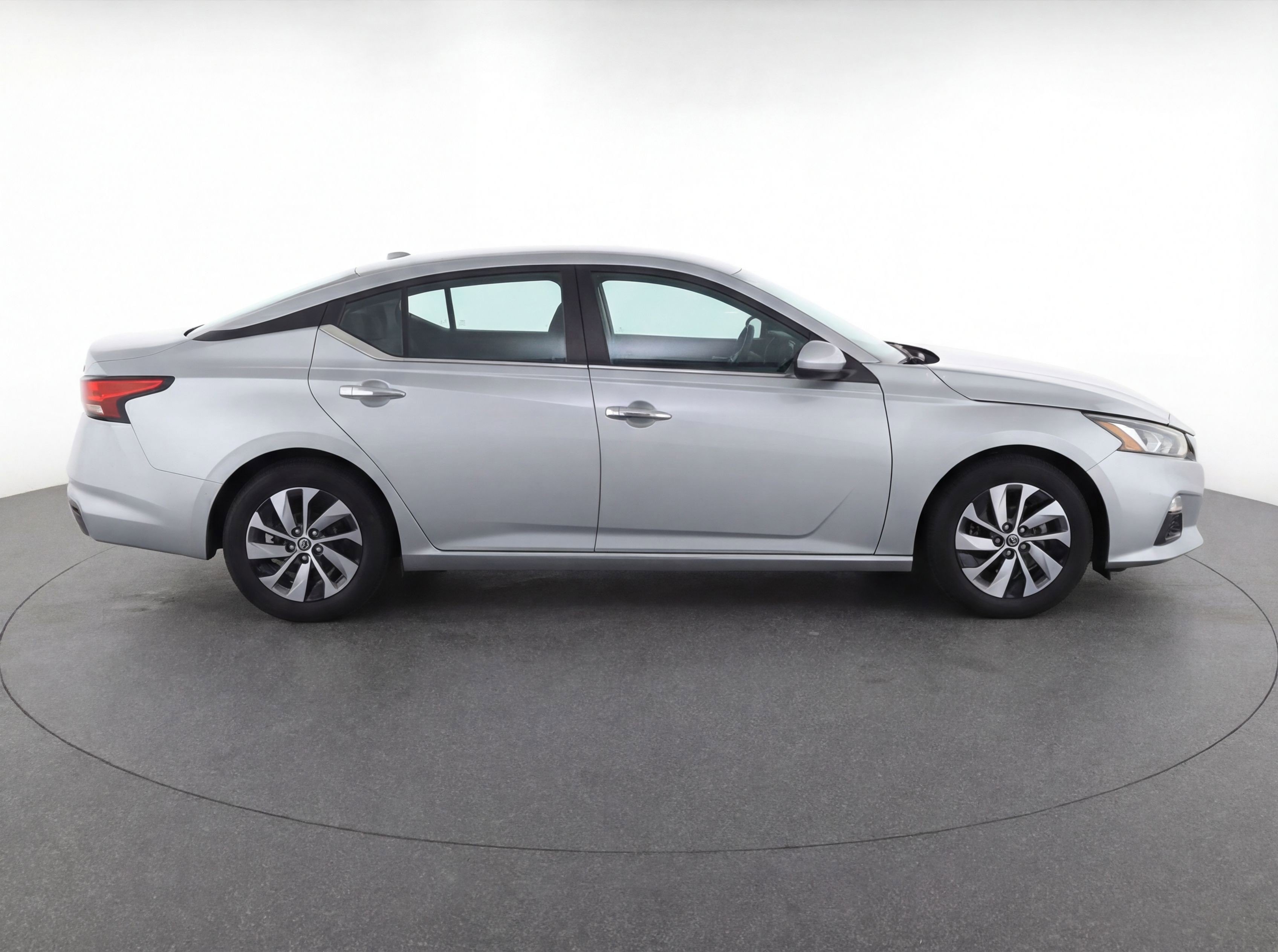 Used 2023 Nissan Altima 2.5 S image 11