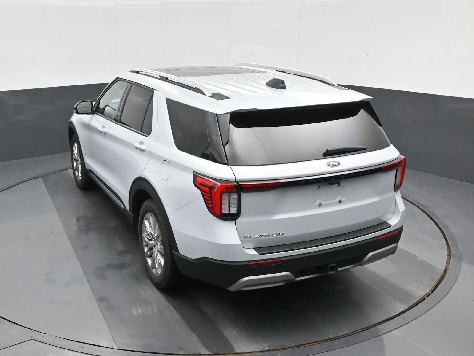 Used 2025 Ford Explorer Platinum image 25