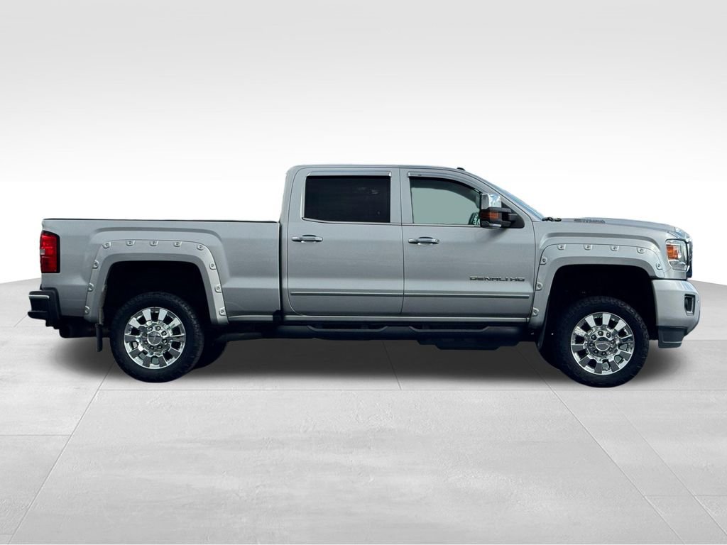 Used 2018 GMC Sierra 2500 Denali w/ Suspension Package, Off-Road AWD/4WD image 8