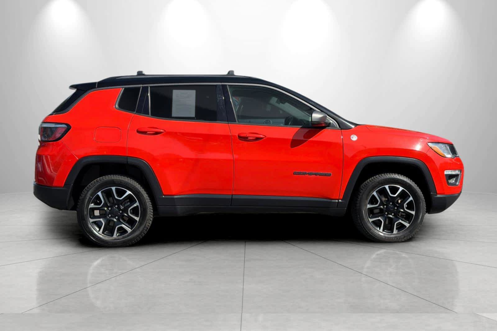 Used 2020 Jeep Compass Trailhawk AWD/4WD image 8