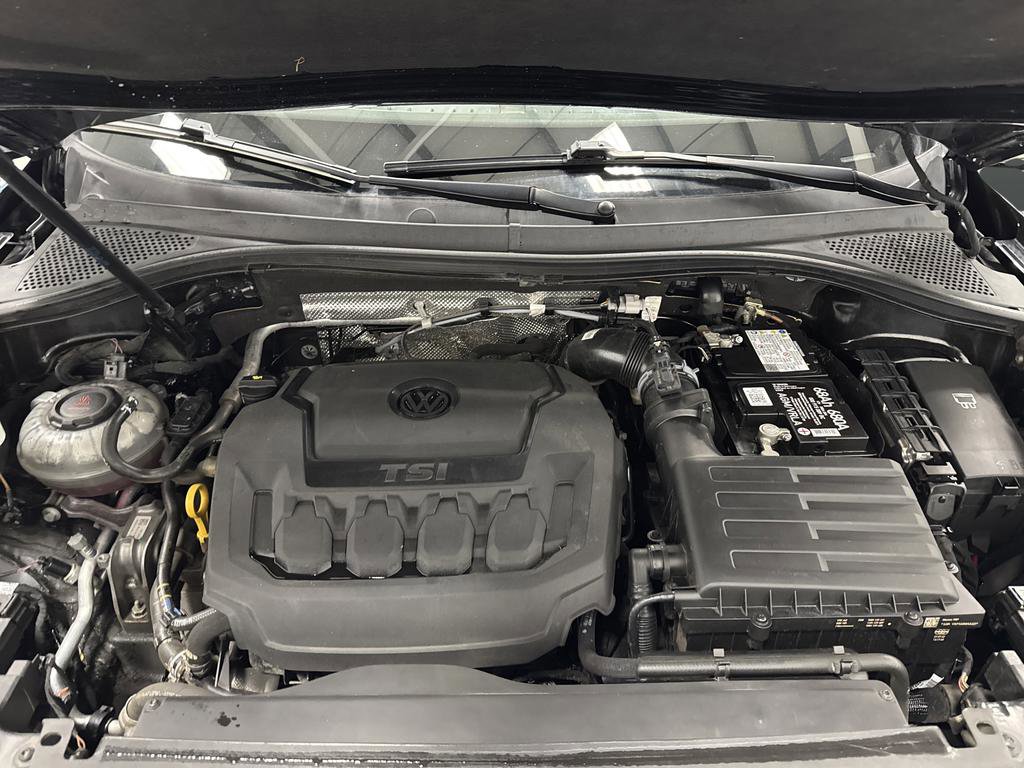 Used 2022 Volkswagen Tiguan SEL R-Line image 38