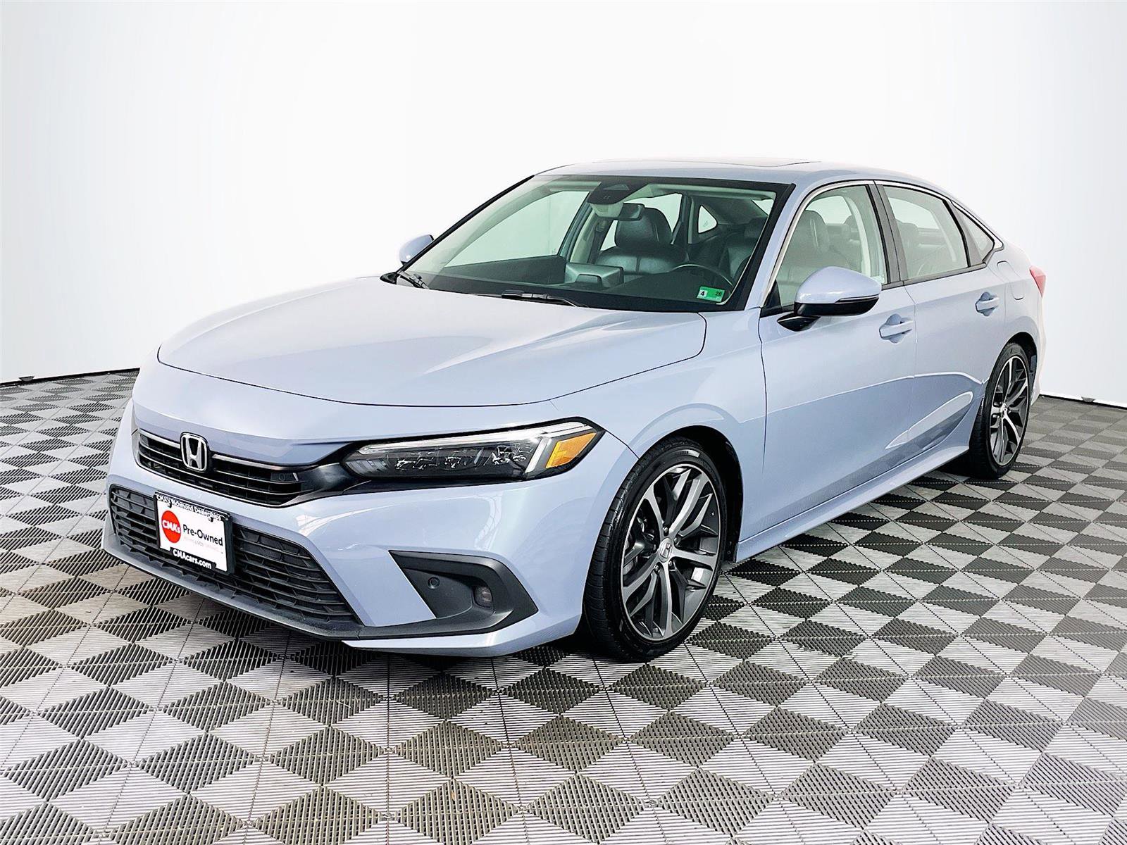 Used 2024 Honda Civic Touring image 3