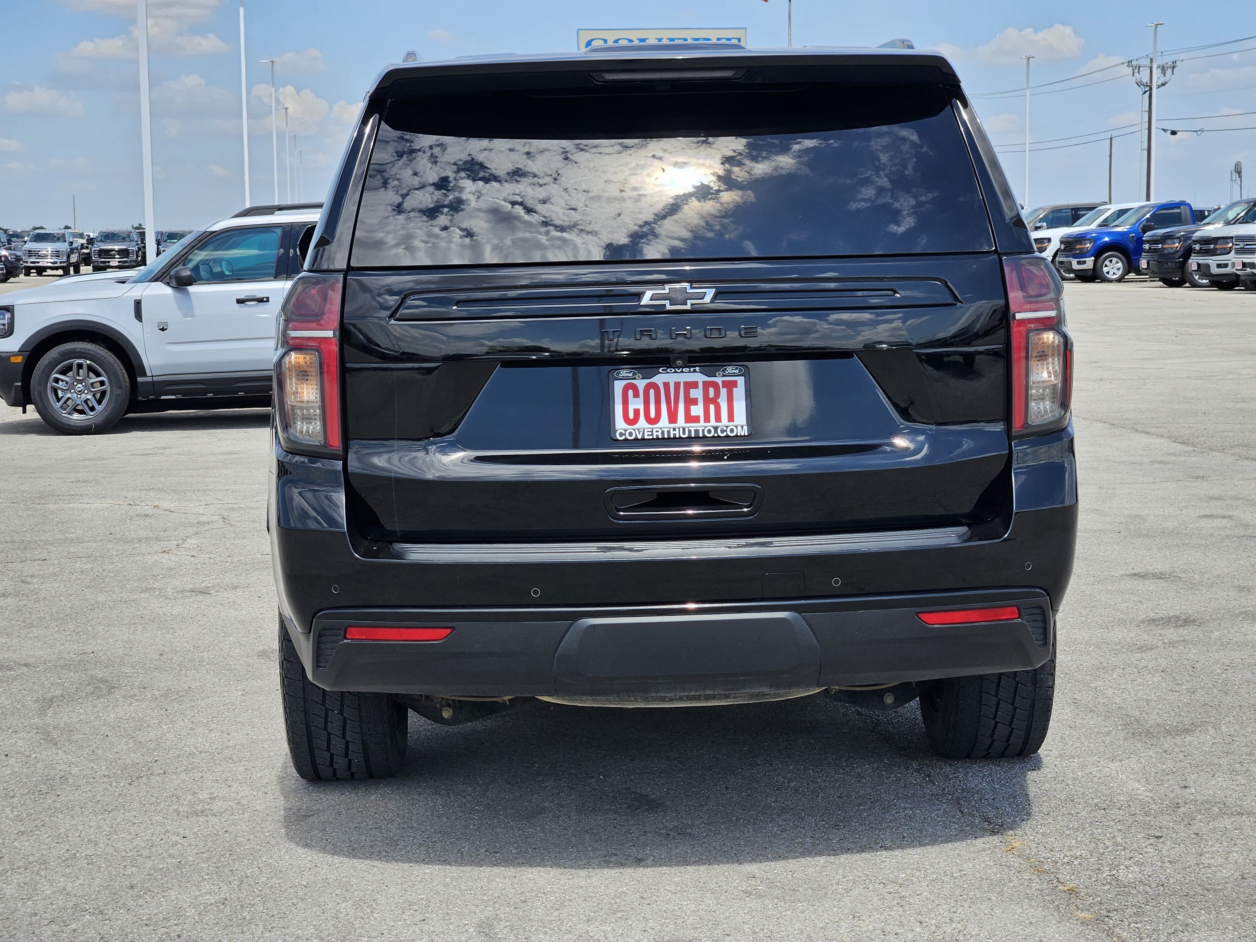 Used 2023 Chevrolet Tahoe Z71 w/ Luxury Package AWD/4WD image 6