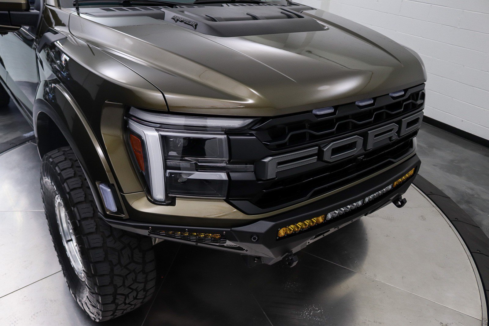 Used 2025 Ford F150 Raptor AWD/4WD image 37