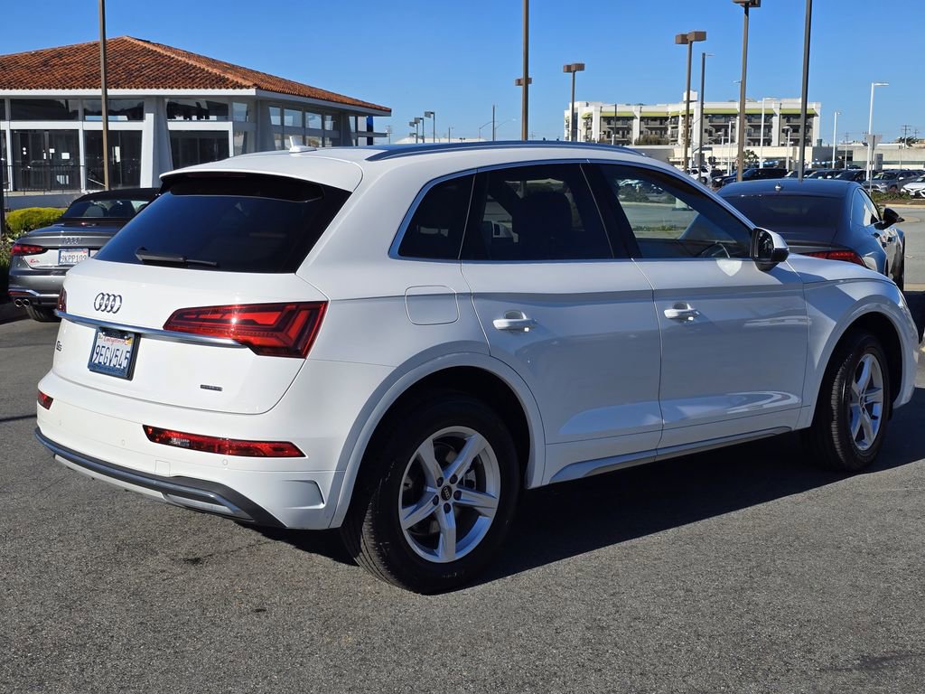 Used 2023 Audi Q5 2.0T Premium w/ Convenience Package image 3