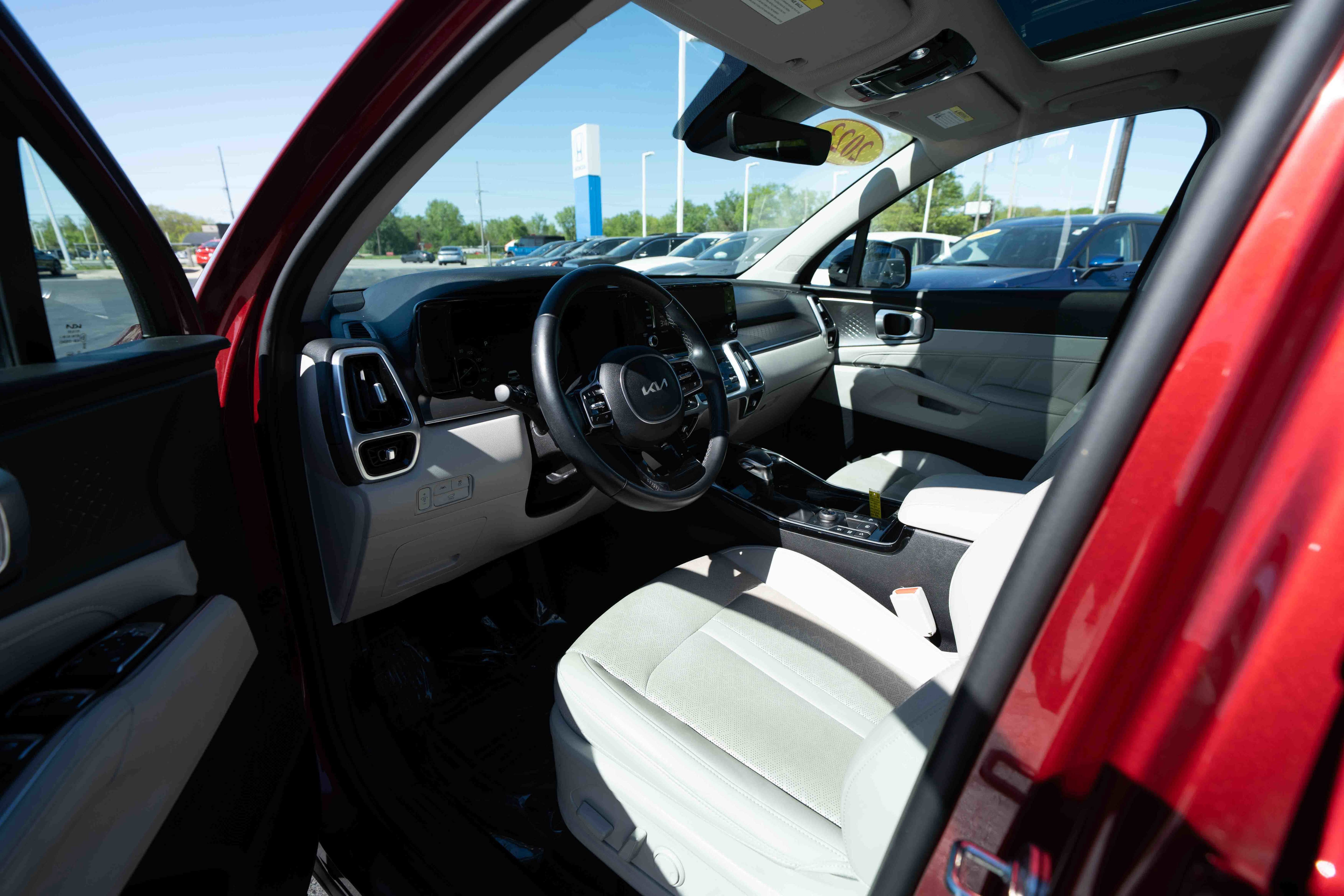 Used 2023 Kia Sorento SX AWD/4WD image 8