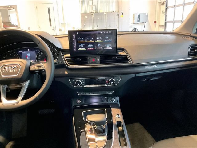 Used 2023 Audi Q5 Premium w/ Convenience Package AWD/4WD image 17