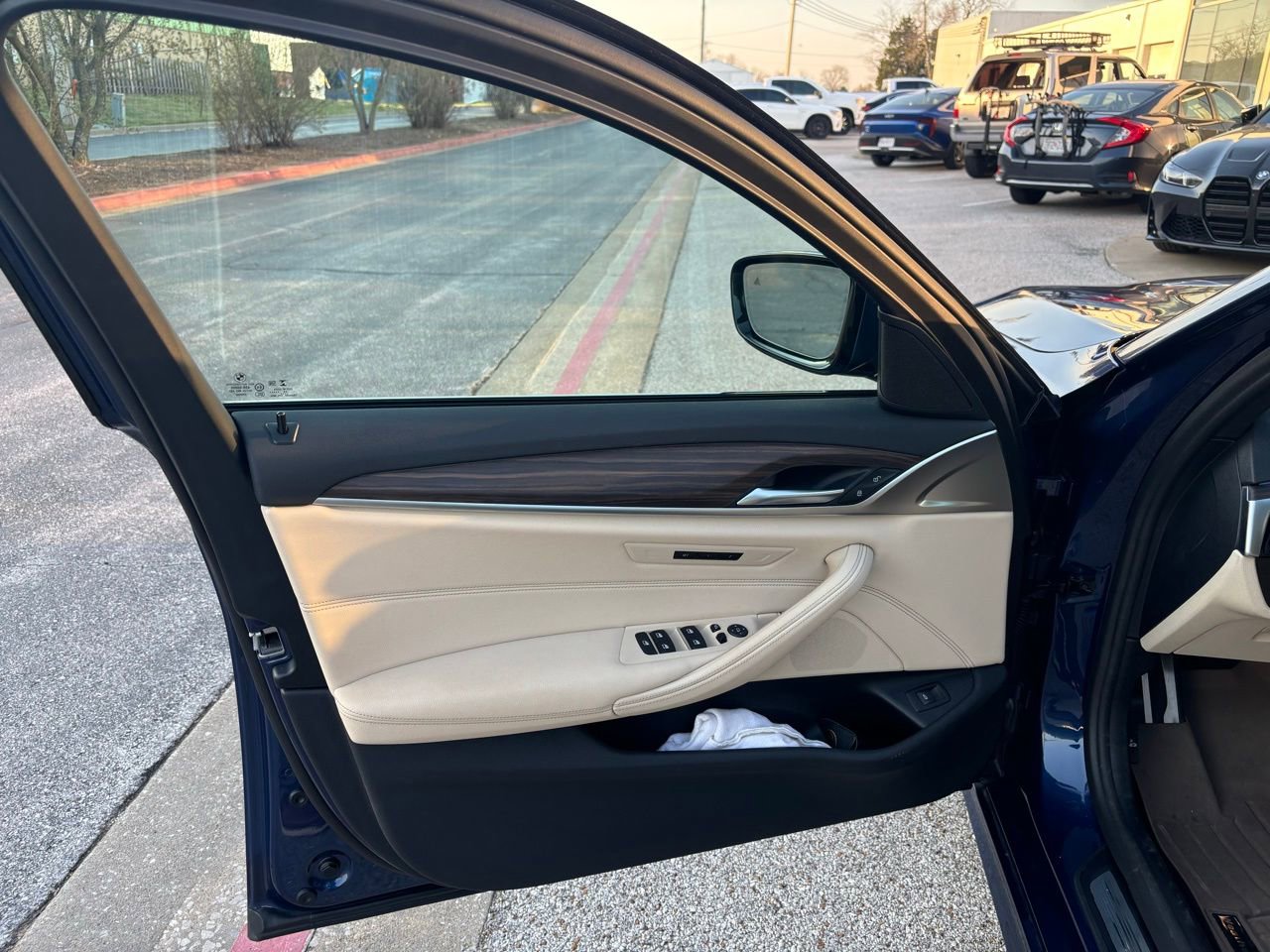 Used 2023 BMW 540i xDrive w/ M Sport Package image 10