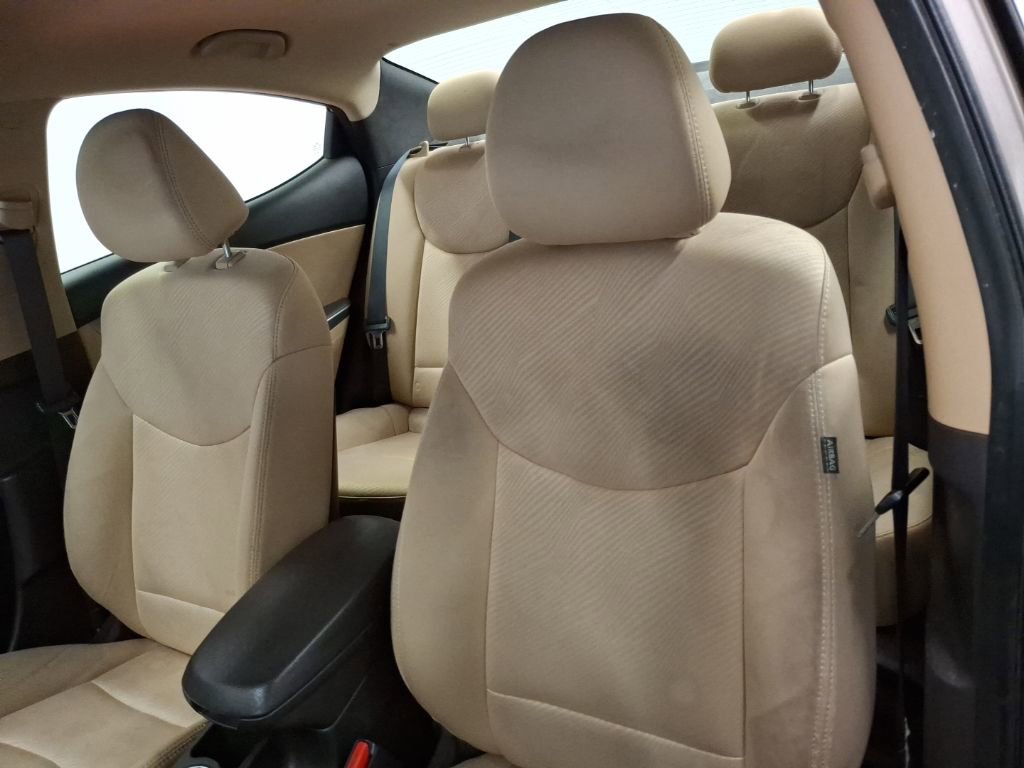 Used 2011 Hyundai Elantra GLS w/ Navigation Pkg 4 image 16