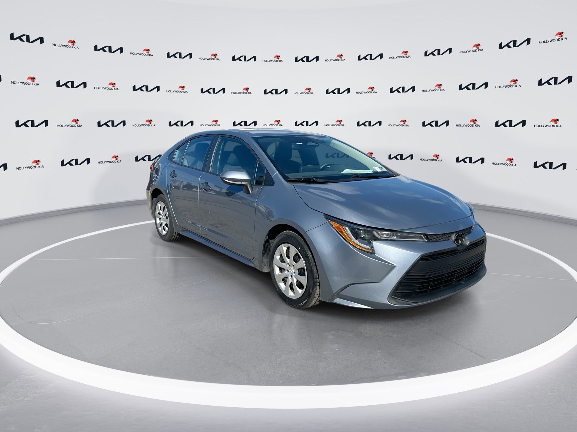 Used 2024 Toyota Corolla LE image 2