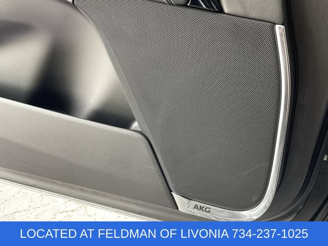 Certified 2025 Cadillac Escalade Luxury w/ LPO, Floor Liner Package AWD/4WD image 24