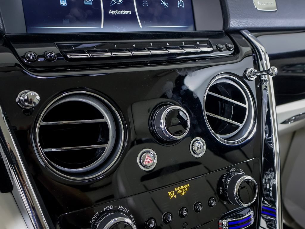 Used 2023 Rolls-Royce Cullinan w/ Technology Package AWD/4WD image 20