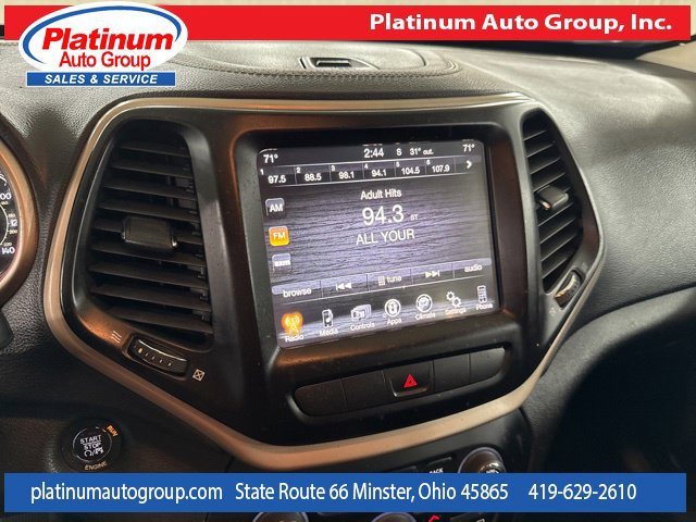 Used 2015 Jeep Cherokee Latitude w/ Comfort/Convenience Group AWD/4WD image 19