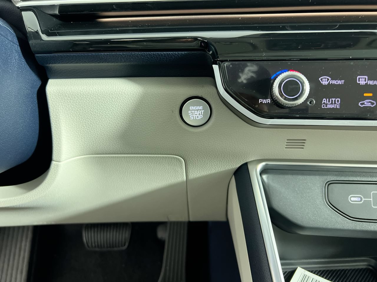 Certified 2025 Kia Carnival SX Prestige FWD image 20