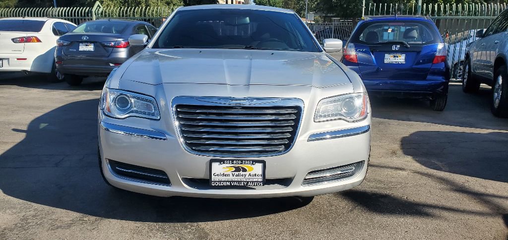 Used 2012 Chrysler 300 image 4