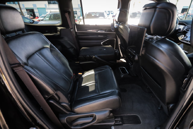 Used 2022 Jeep Wagoneer Series III w/ Premium Group I AWD/4WD image 87