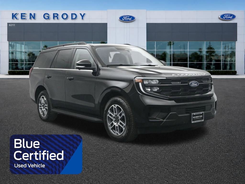 Used 2025 Ford Expedition Active AWD/4WD image 1