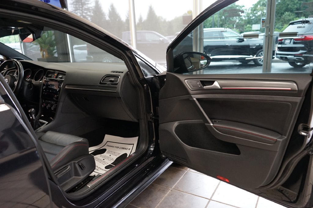 Used 2019 Volkswagen GTI SE FWD image 41