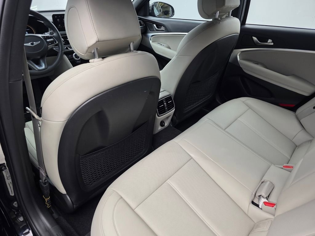 Used 2023 Genesis G70 2.0T RWD image 14