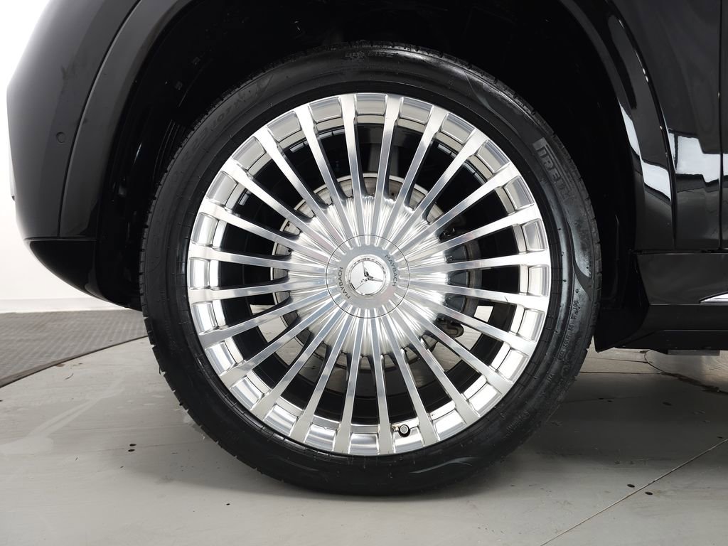 Used 2024 Mercedes-Benz Maybach GLS 600 4MATIC image 39