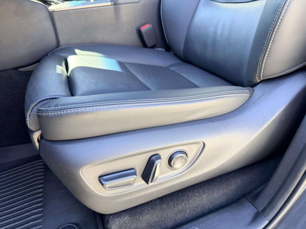 Used 2025 Toyota Land Cruiser w/ Premium Package AWD/4WD image 19