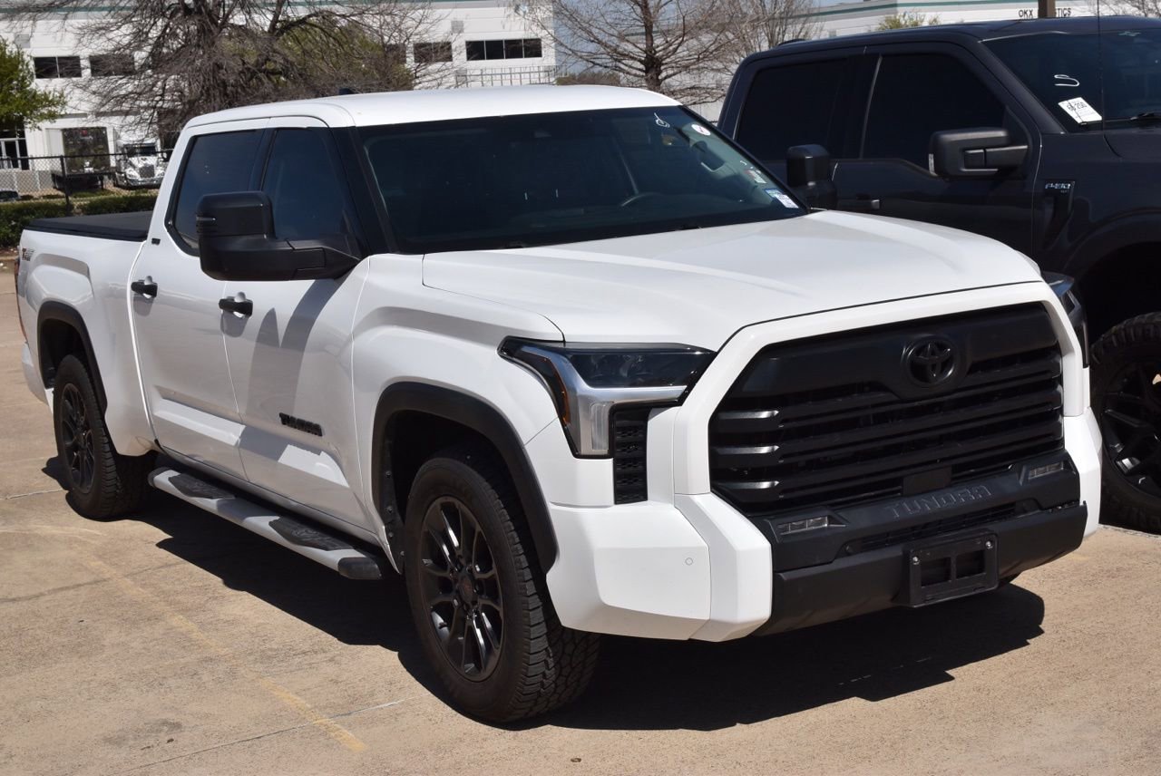 Used 2022 Toyota Tundra SR5 w/ Convenience Package image 4