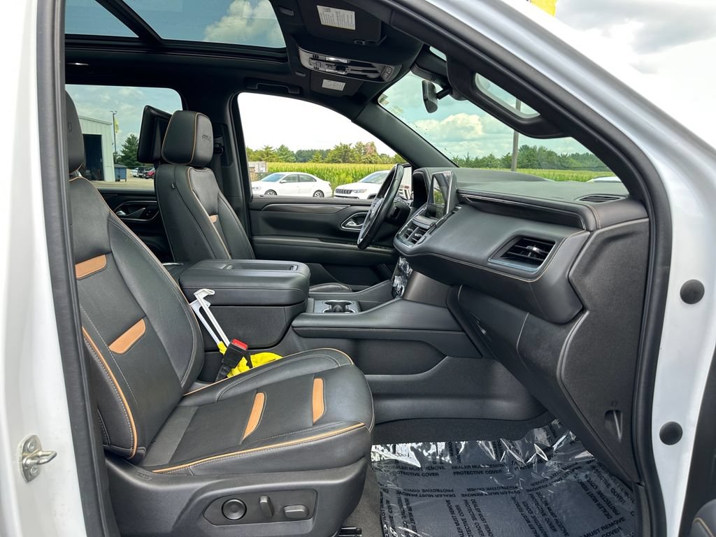 Used 2022 GMC Yukon XL AT4 w/ AT4 Premium Plus Package AWD/4WD image 42