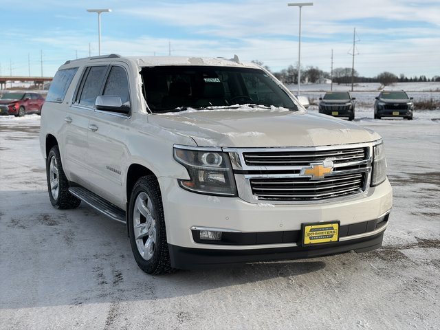 Used 2015 Chevrolet Suburban LTZ image 3