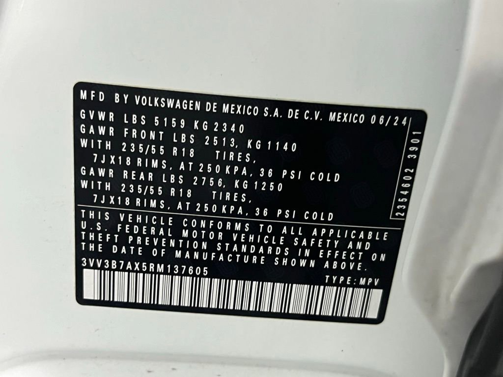 Used 2024 Volkswagen Tiguan Wolfsburg Edition image 35