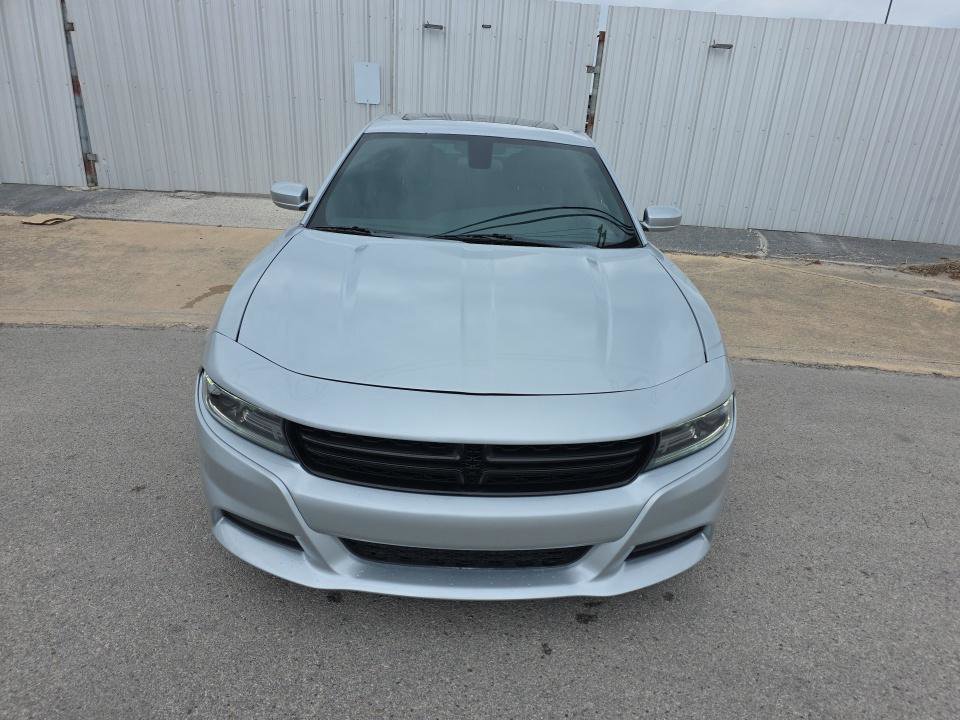 Used 2019 Dodge Charger SXT RWD image 2