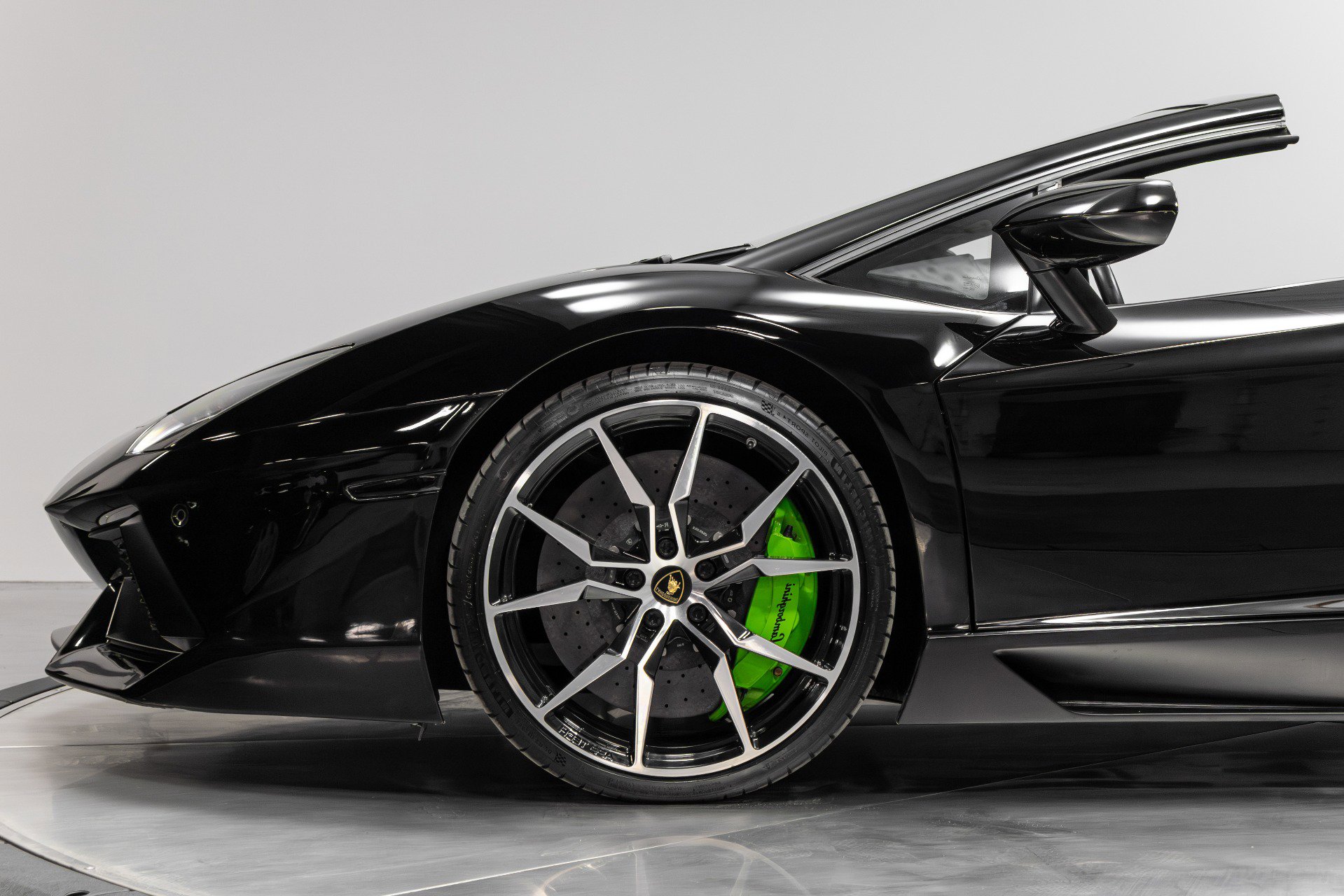 Used 2015 Lamborghini Aventador LP 700-4 image 28
