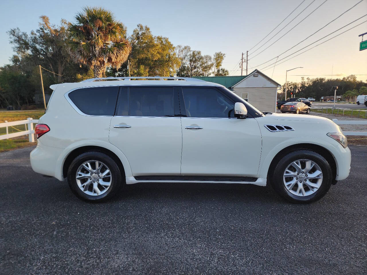 Used 2012 INFINITI QX56 2WD w/ Theater Pkg image 6