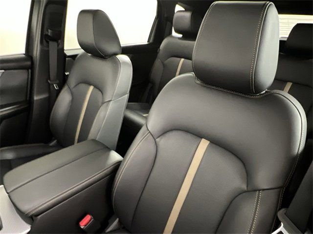 Used 2025 MAZDA CX-70 3.3 Turbo S w/ Premium Package image 13