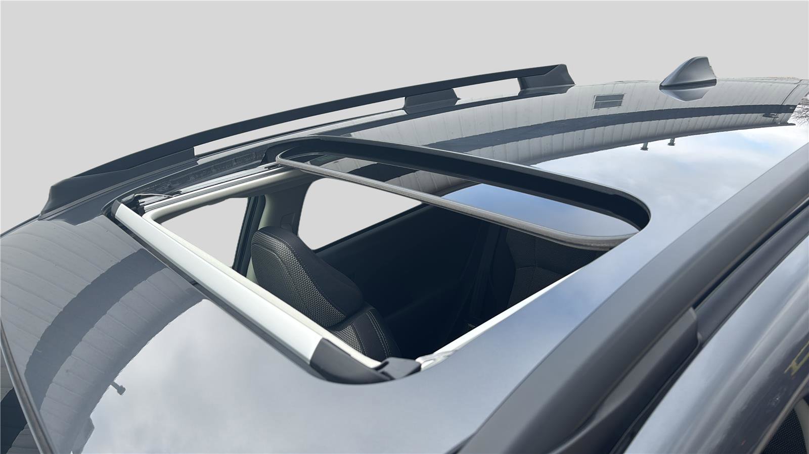 Used 2024 Subaru Crosstrek 2.0i Premium image 14